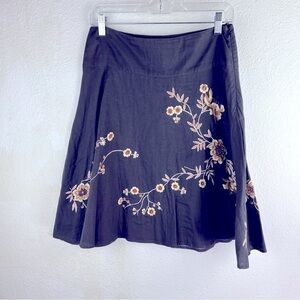 FRENCH CONNECTION Gray w/Yellow Embroidery and beads. Lined. Size 2 (XS).